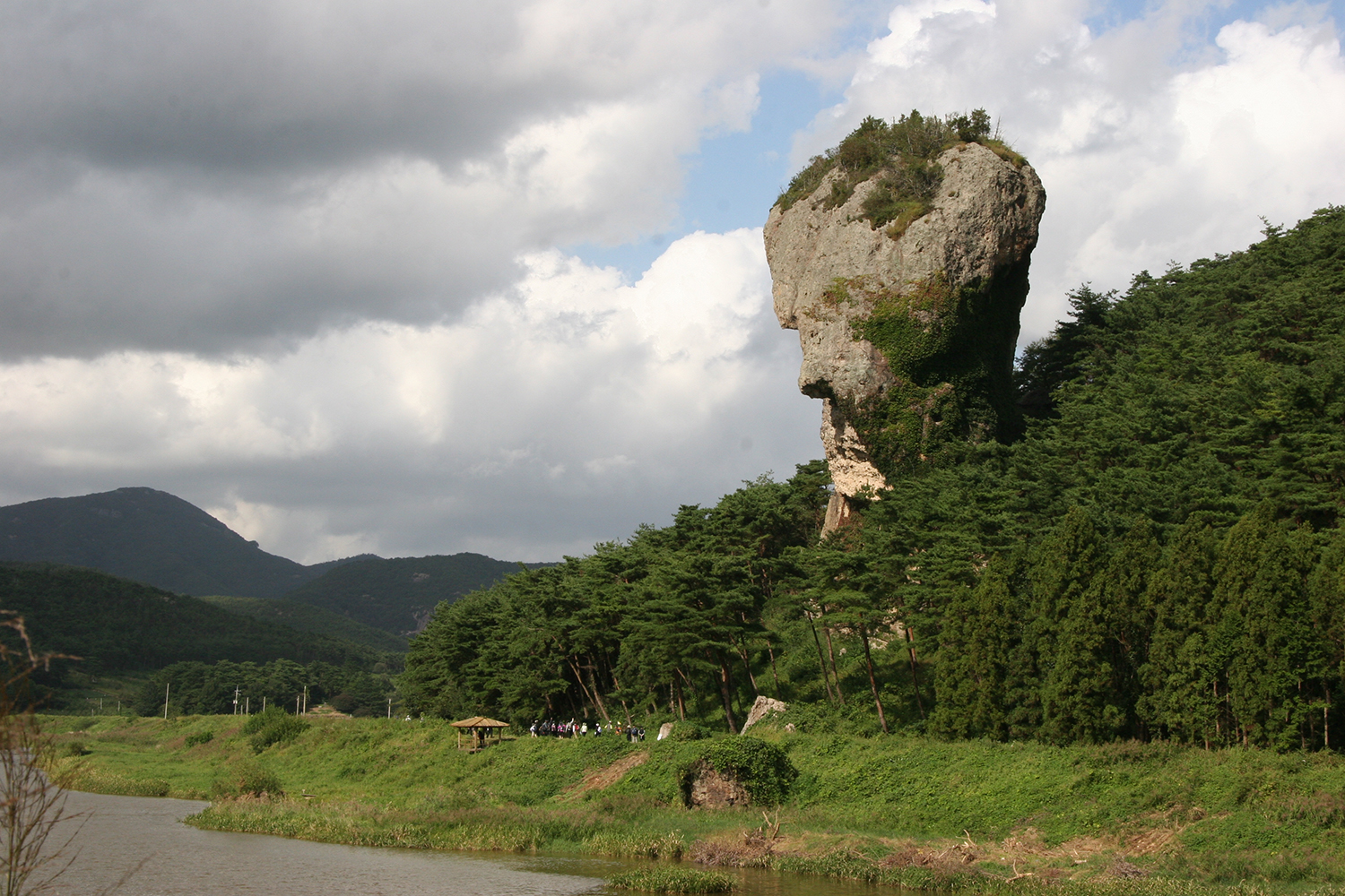 4. 병바위 사진
